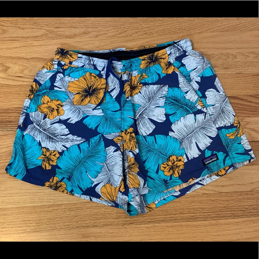 Patagonia baggies - like new!